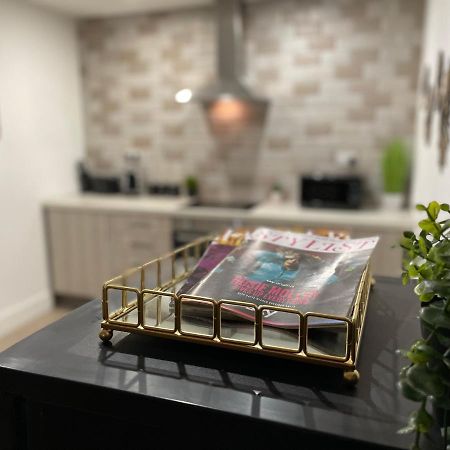 Luxurious 2 Bed Apartment In Heart Of Burnley With Private Parking Exterior photo